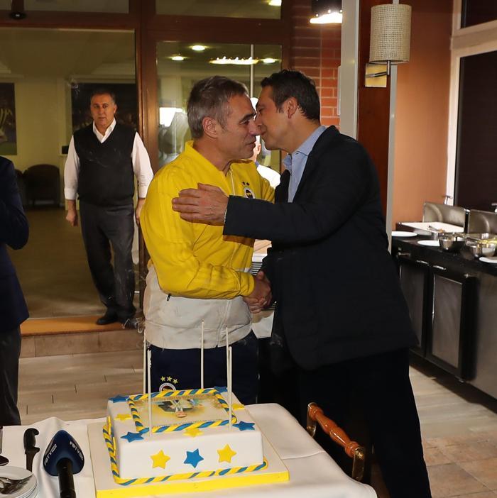 Fenerbahçede Ersun Yanal ve Ayewin doğum günü kutlandı