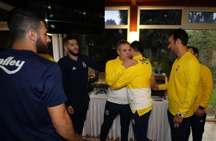 Fenerbahçede Ersun Yanal ve Ayewin doğum günü kutlandı