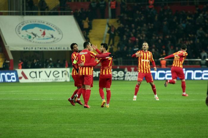 Eksik de olsa Aslan (Metin Karabaş)
