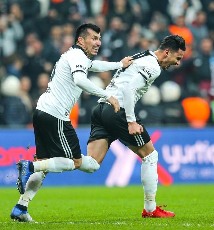 Gecenin sorusu (Serkan Akcan)