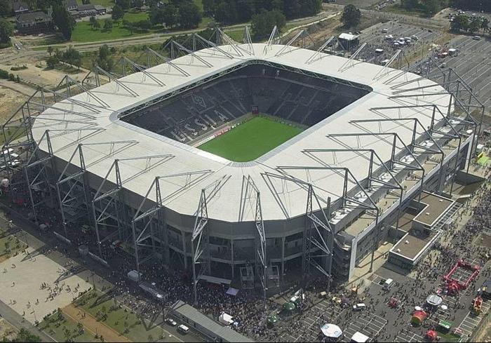 16) Borussia-Park (Borussia Mönchengladbach)