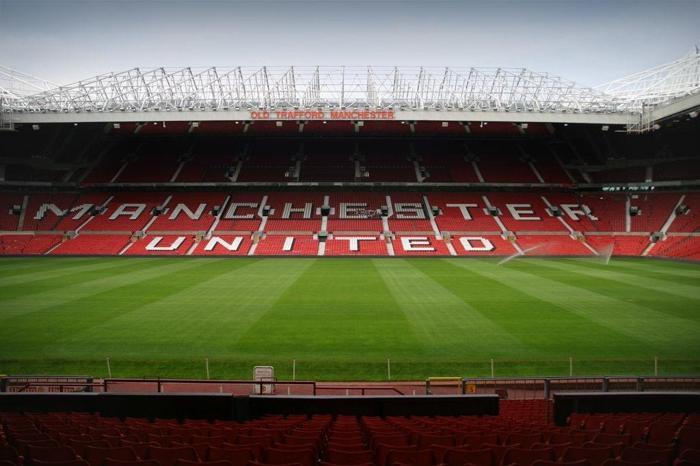 2) Old Trafford (Manchester United)