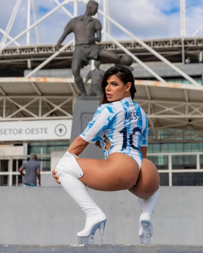 Suzy Cortezden Messi için çıplak poz sözü