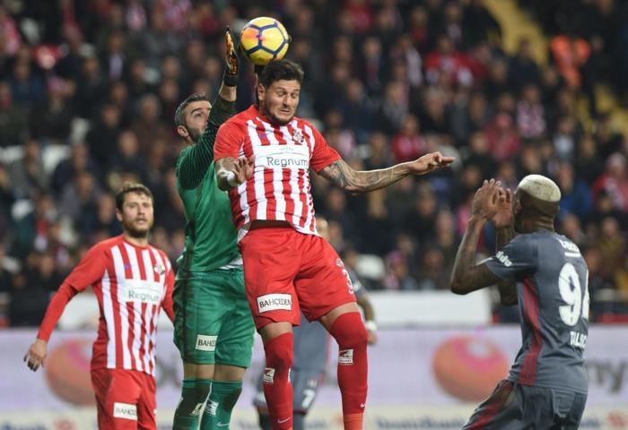 Siyah-Beyaz tezat (Orhan Yıldırım)