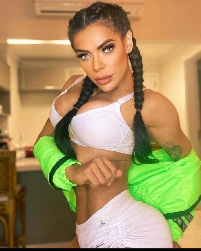 Suzy Cortezden Messi için çıplak poz sözü