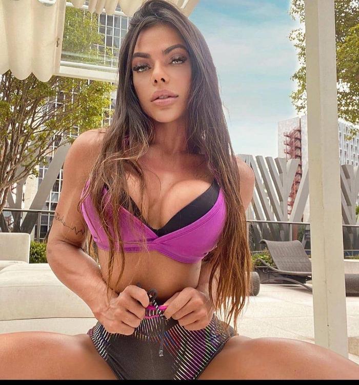 Suzy Cortezden Messi için çıplak poz sözü