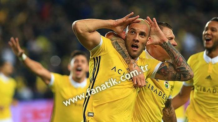 Fenerbahçe-Göztepe maçından kareler..