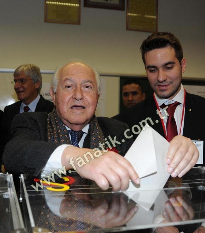 Galatasaray Lisesinden seçim kareleri