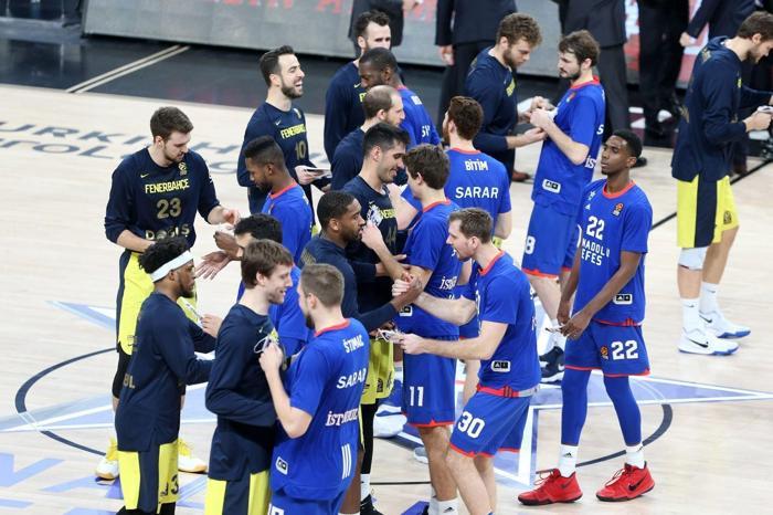 EuroLeaguede derbi heyecanı yaşandı