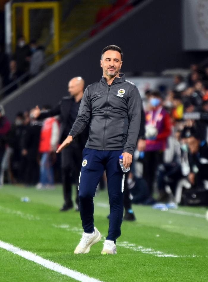 Fanatik yazarları değerlendirdi Fenerbahçe teknik direktörü Vitor Pereiraya sert eleştiriler