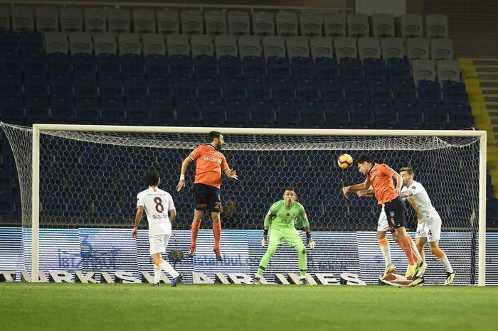 Fanatik yazarlarının Başakşehir - Galatasaray maçı yorumları