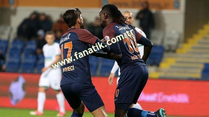 Arda Turan heyecandan yerinde duramadı