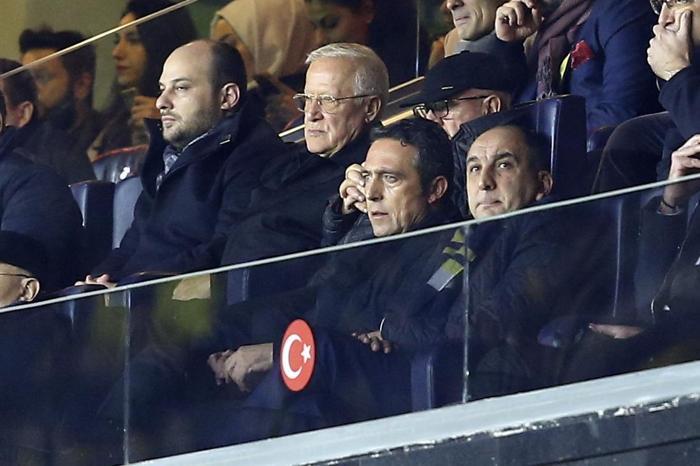 Fenerbahçede Ersun Yanal rüzgarı