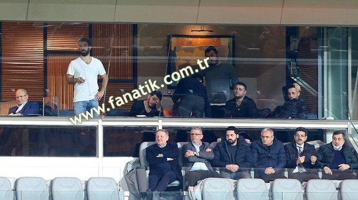Arda Turan heyecandan yerinde duramadı
