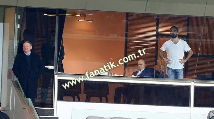 Arda Turan heyecandan yerinde duramadı