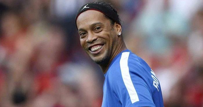 Ronaldinho futbolu bıraktı