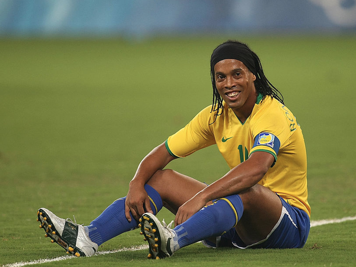 Ronaldinho futbolu bıraktı