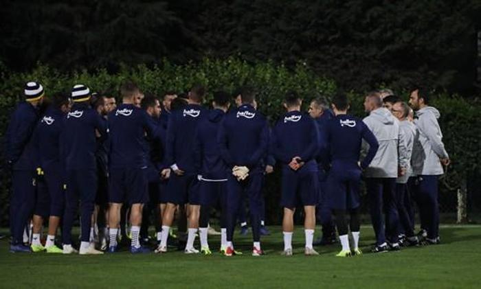 Fenerbahçe, Ersun Yanalla ilk antrenmanına çıktı