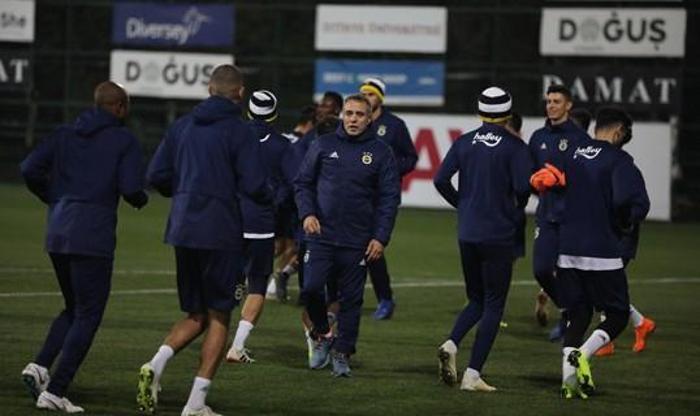 Fenerbahçe, Ersun Yanalla ilk antrenmanına çıktı