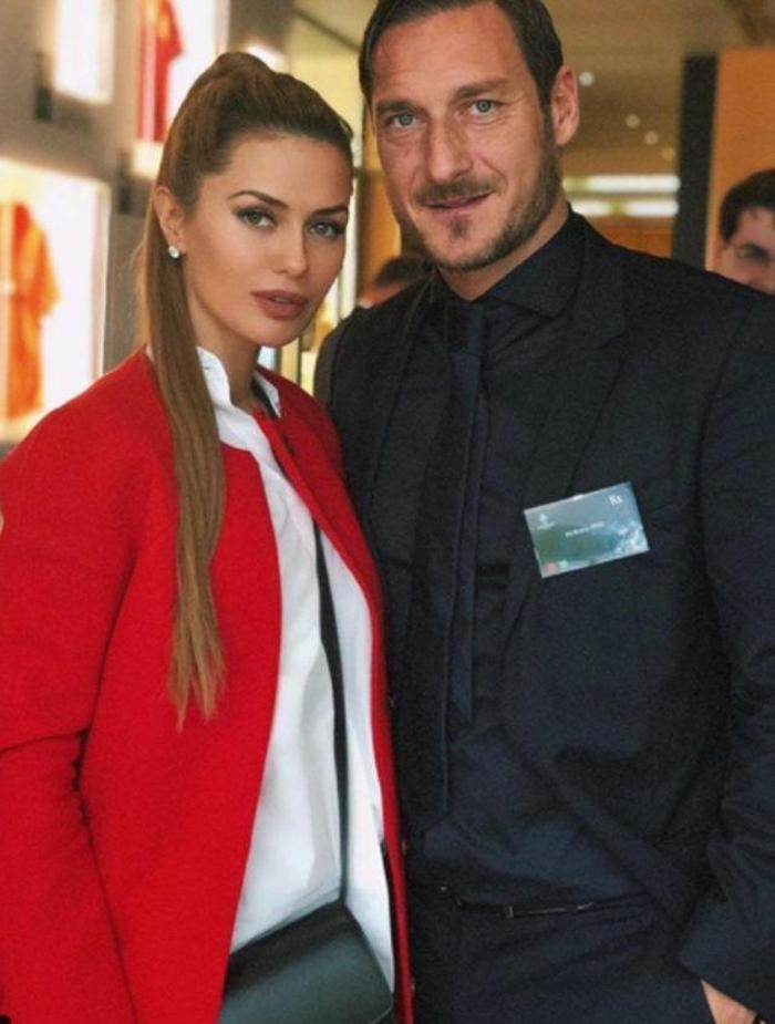 Marouane Fellaini Rus Playboy Victoria Bonya ile görüntülendi