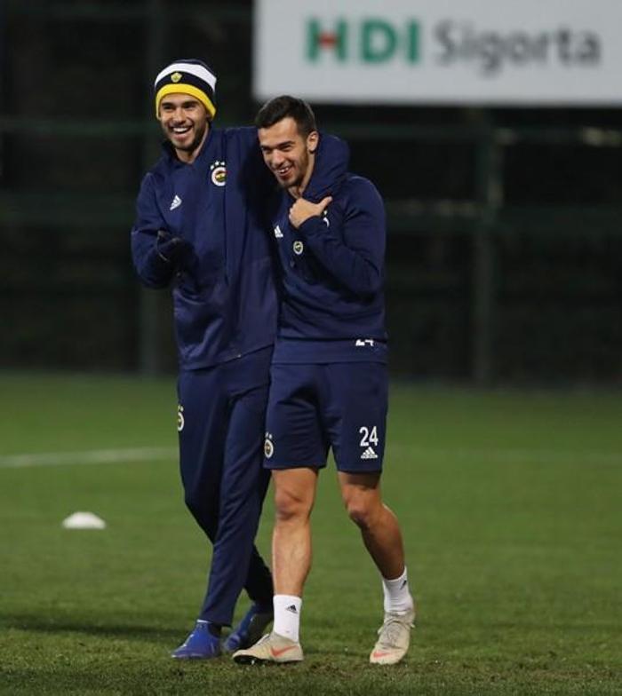 Fenerbahçe, Ersun Yanalla ilk antrenmanına çıktı