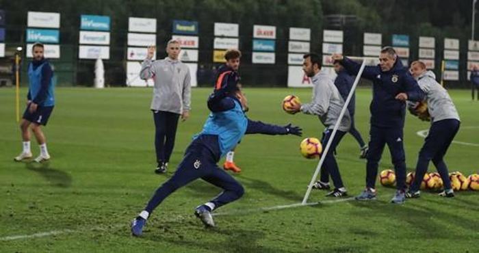 Fenerbahçe, Ersun Yanalla ilk antrenmanına çıktı