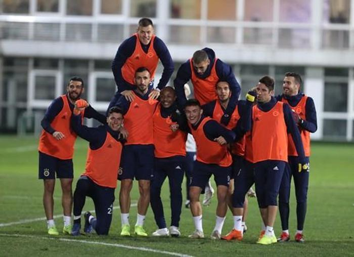 Fenerbahçe, Ersun Yanalla ilk antrenmanına çıktı