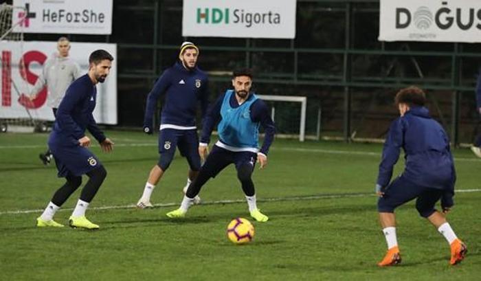 Fenerbahçe, Ersun Yanalla ilk antrenmanına çıktı