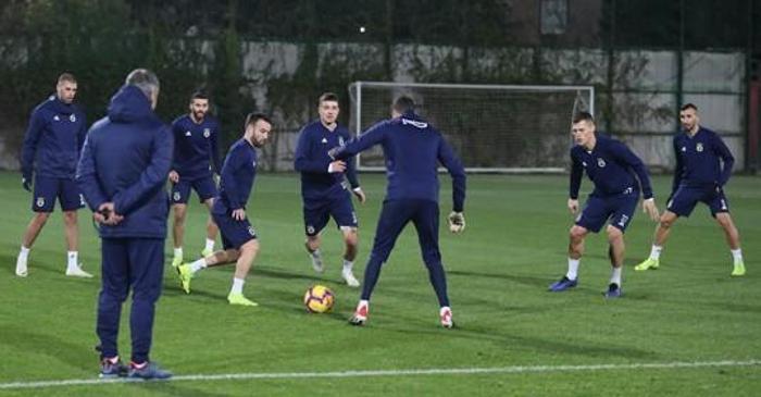 Fenerbahçe, Ersun Yanalla ilk antrenmanına çıktı