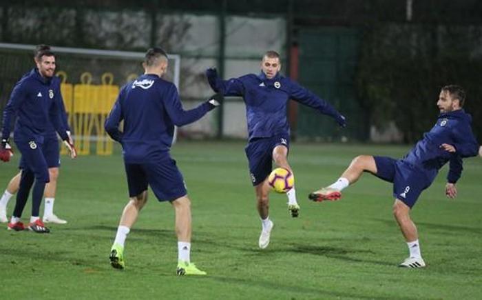 Fenerbahçe, Ersun Yanalla ilk antrenmanına çıktı