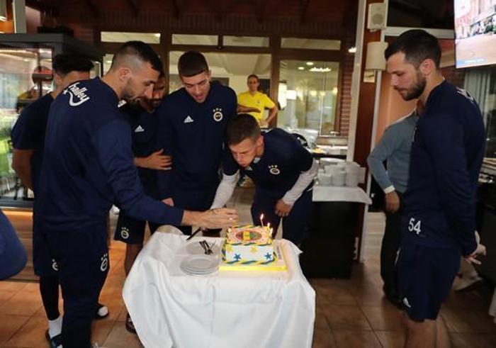 Fenerbahçe, Ersun Yanalla ilk antrenmanına çıktı