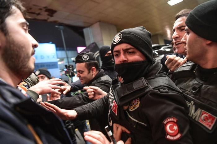 Arda Turanın gelişi sırasında şok olay