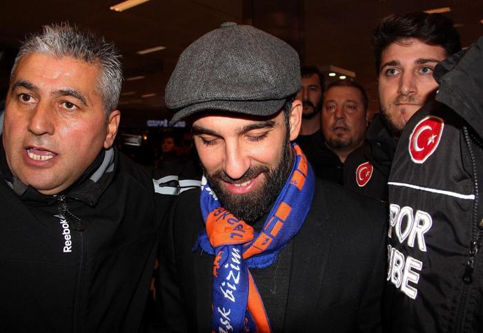 Arda Turanın gelişi sırasında şok olay