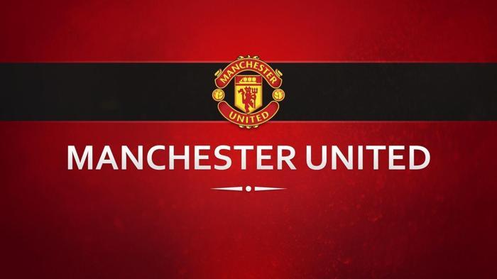 3) Manchester United