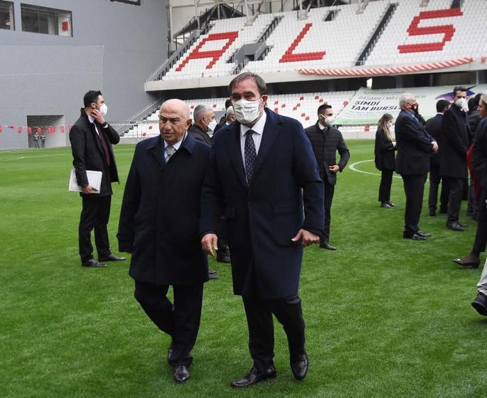 Alsancak Mustafa Denizli Stadının açılışını Cumhurbaşkanı Erdoğan yaptı