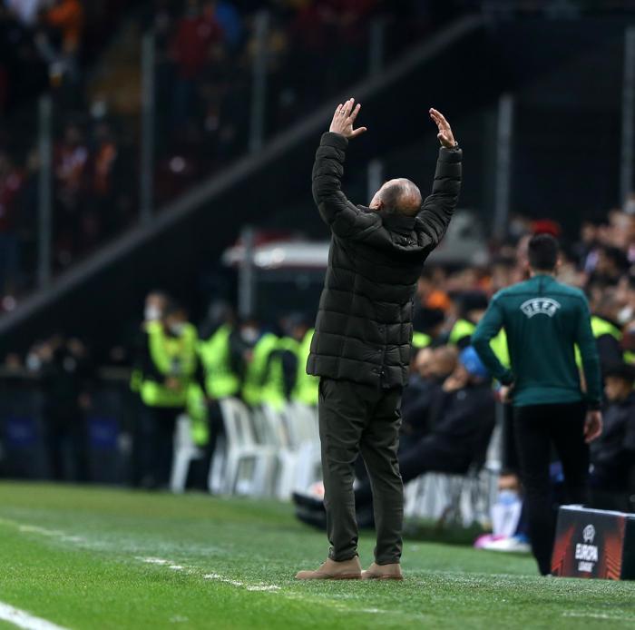 Fanatik yazarları Galatasaray - Marsilya maçını değerlendirdi