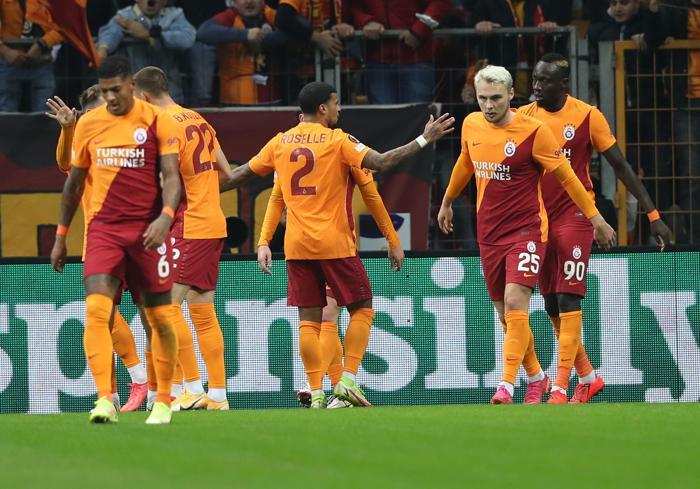 Fanatik yazarları Galatasaray - Marsilya maçını değerlendirdi