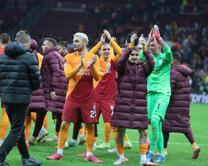 Fanatik yazarları Galatasaray - Marsilya maçını değerlendirdi