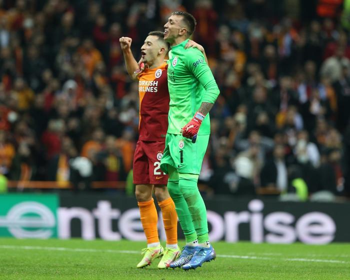 Fanatik yazarları Galatasaray - Marsilya maçını değerlendirdi
