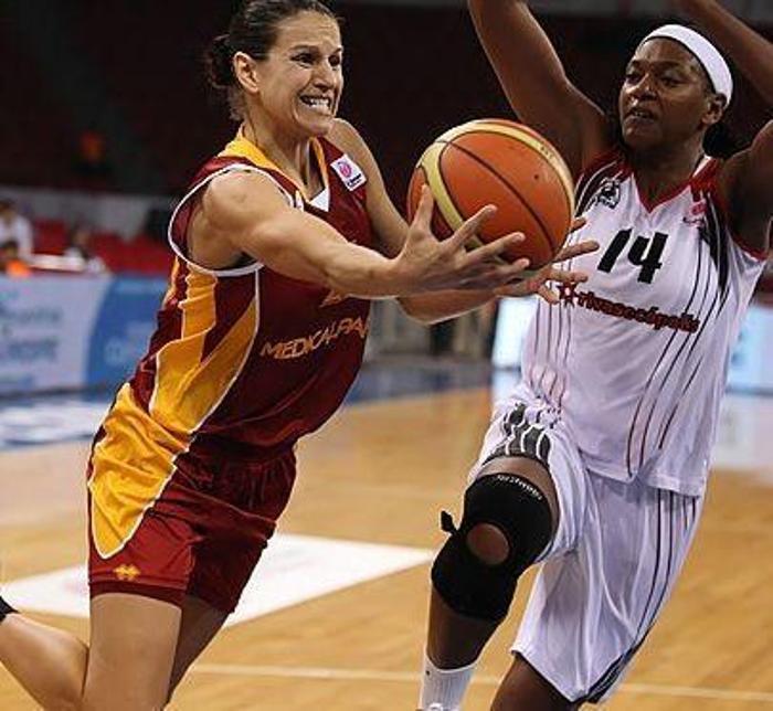 Ticha Penicheiro