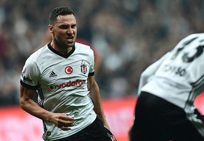 BEŞİKTAŞA TOSİC PİYANGOSU