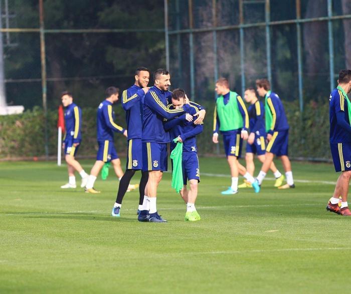 Fenerbahçede iki şok İdmanı yarım bıraktılar