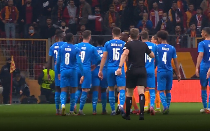 Galatasaray-Marsilya maçında olay Gueye, Cicaldauyu çıldırttı