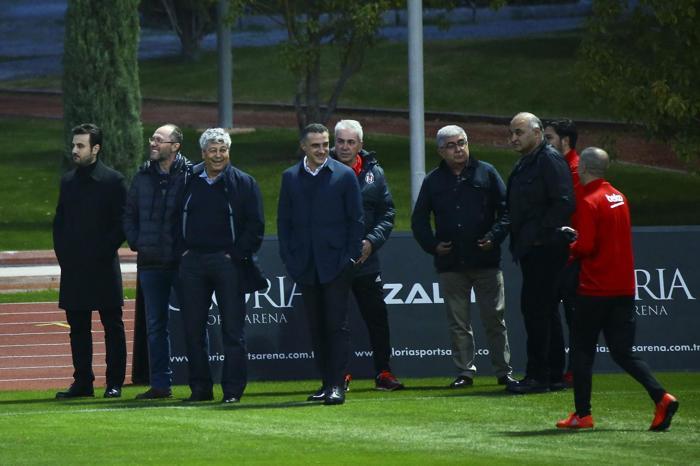 Lucescu takımların kamplarını dolaştı