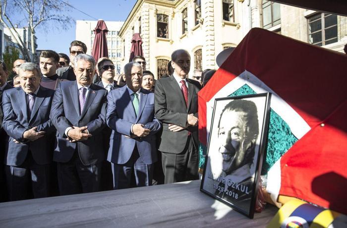 Münir Özkul son yolculuğuna uğurlandı