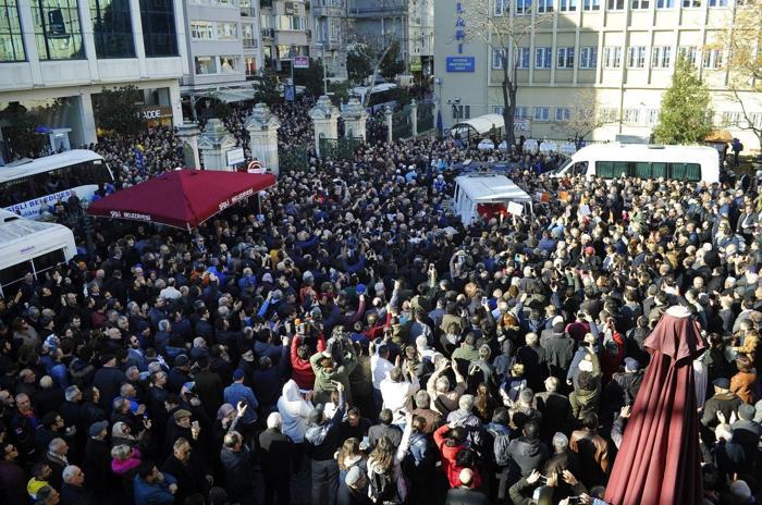 Münir Özkul son yolculuğuna uğurlandı
