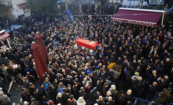 Münir Özkul son yolculuğuna uğurlandı