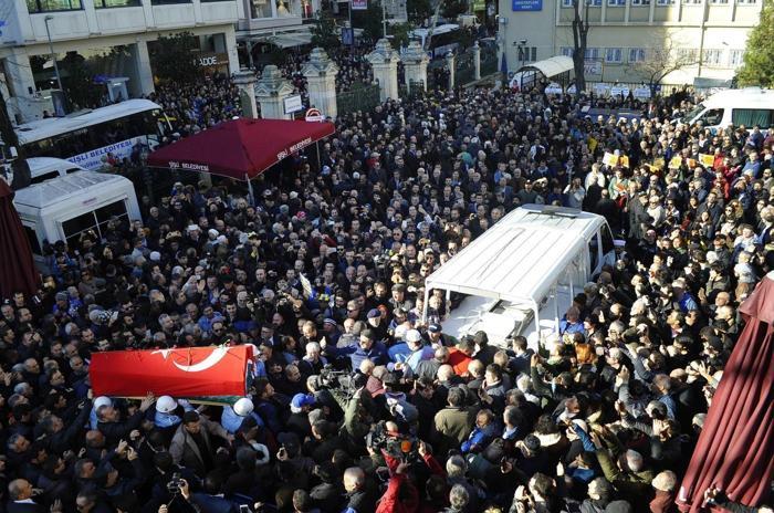 Münir Özkul son yolculuğuna uğurlandı