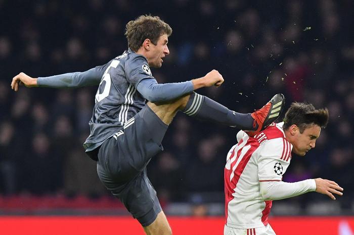 Thomas Müllerden Nicolas Tagliaficoya insalık dışı faul