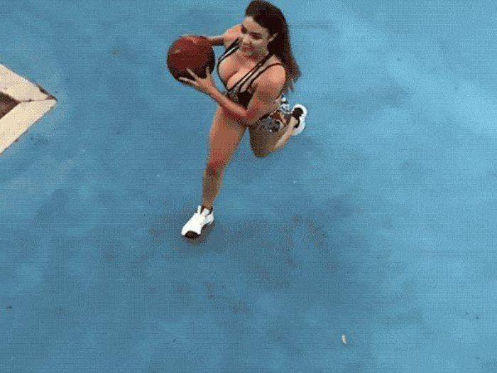 Dünyanın en seksi basketbolcusu Jem Wolfie
